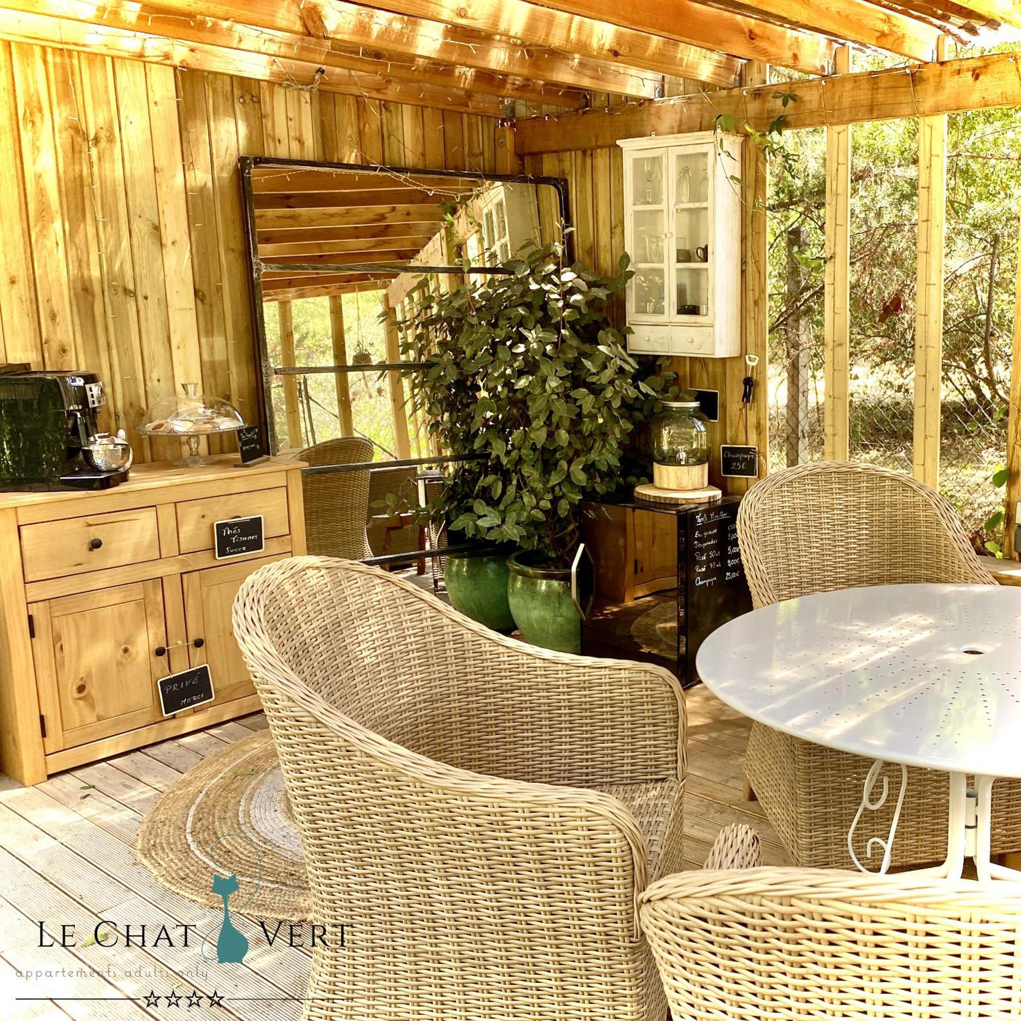 Le Chat Vert - Appartements Adults Only Saint-Andre  Exterior photo
